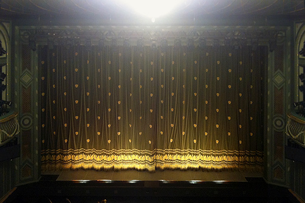 Theatre of Eagles - Curtains for historical theaters | PERONI