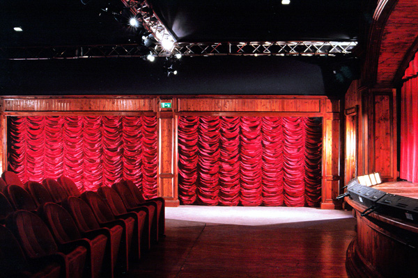Rideaux acoustiques - Typologies de fonds et rideaux | PERONI Rideaux acoustiques - Typologies de fonds et rideaux | PERONI