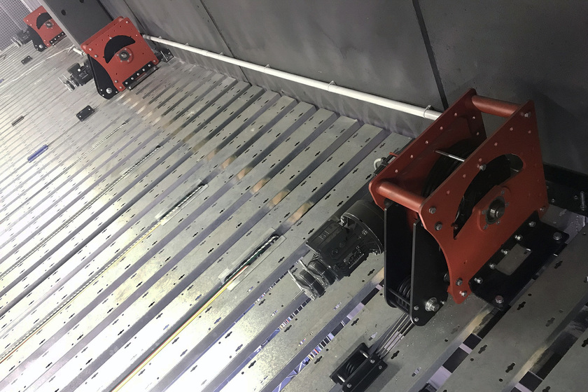 2MT Pilewind hoist for motorized fly facilities Winches for fly