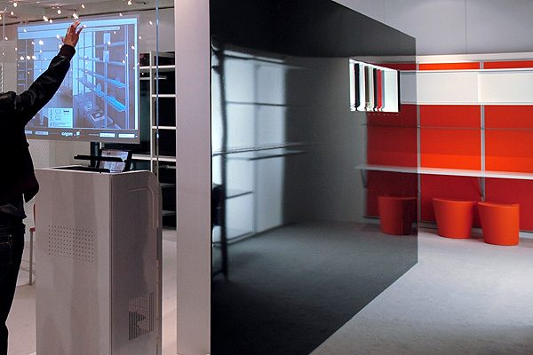 Стена из черного Laccato - Коммерческие выставки | PERONI